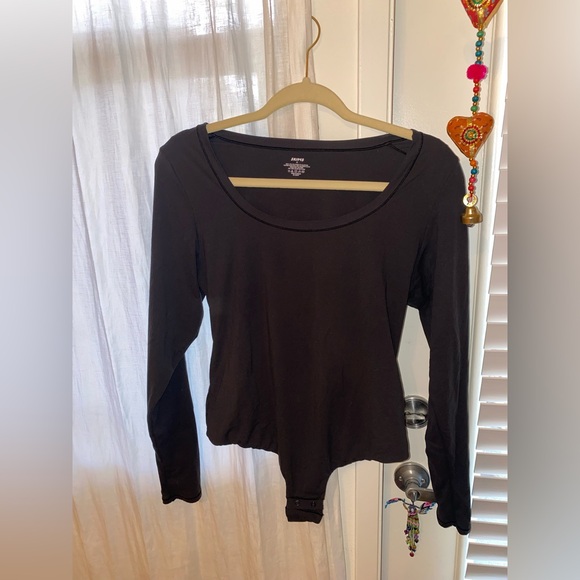 SKIMS fits everybody LONG SLEEVE SCOOP BODYSUIT in onyx - Picture 5 of 5